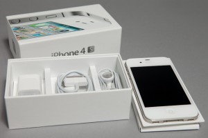 WTS: iPhone 4S 64GB / BB Porsche P'9981 &amp; BlackBerry Bold 9790