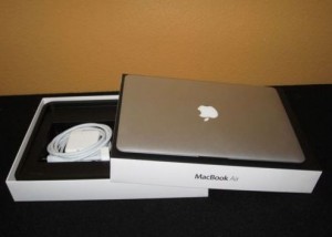 Apple MacBook Air - Core i5 1.7 GHz - 4 GB Ram For Sale