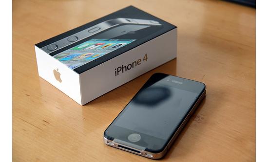 Apple iPhone 4 with 32GB Memory - Black 32GB Blk 4