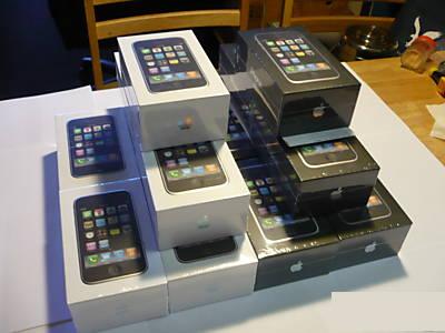 brand new apple i phone 3gs 32gb in box.