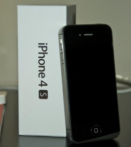 Apple iphone 4S 32gb $300 USD