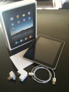 WTS: 3G Apple iPad2 32GB + Wifi/Apple iPhone 4G 32GB/Blackberry Torch 9800