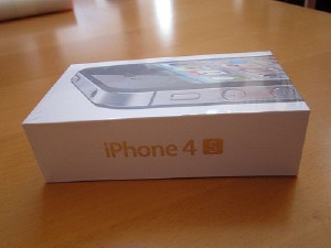 Apple iPhone 4S 32GB and 16GB 