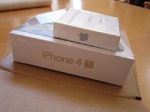 Apple iPhone 4S 32GB White Unlocked (Never Lock) Buy 2 Get 1 Free $300USD