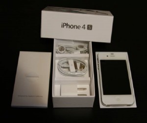 Iphone 4S 64GB White &amp; Black Color