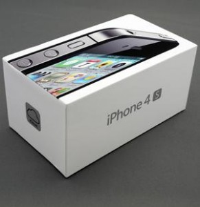  Apple iPhone 4 S 32GB &amp; BlackBerry Torch 9800       