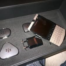 GENUINE Porsche Design P'9981 BLACKBERRY 8GB, Apple I phone 4S 64GB New Apple iPad3 with Wi-Fi 16GB