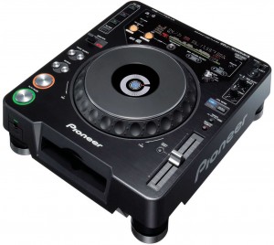 2x Pioneer CDJ-2000 &amp; 1x DJM 2000 mixer coffin case headphones