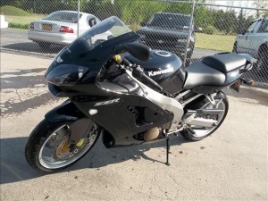 2008 KAWASAKI ZZR 600 WITH 4421 MILES.