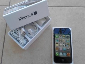 Selling Apple iphone 4S 64gb Unlocked / Samsung Galaxy S3 Unlocked  ( BUY 3 GET 1 FREE )