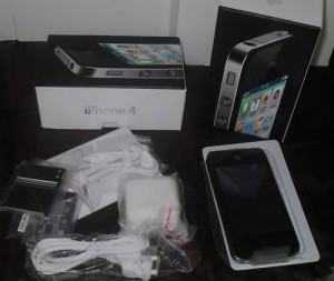 For Sell Apple iPhone 4G 32GB Black/White Unlocked