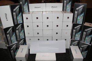 For Sale: Brand New Unlocked Apple Iphone 4 white and black colour &amp; BlackBerry Bold Touch 9900