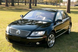 2004 Volkswagen Phaeton W12 Sedan 4-Door 6.0L AWD