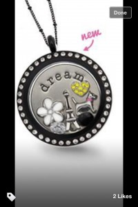 CUSTOM LOCKETS TELL YOUR STORY MAKE GREAT GIFTS!