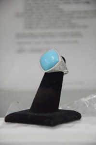 LADY'S 18 KARAT WHITE GOLD TURQUOISE RING