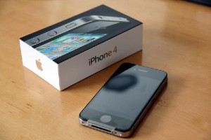 Apple iPhone 4 32GB Unlocked (Nooit Lock)