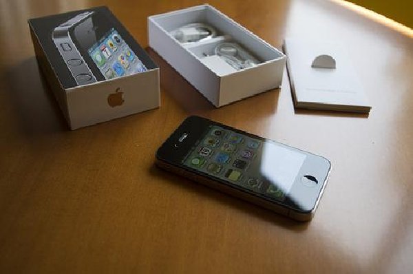 a la venta: Apple iPhone 4 y Nokia N8 y Blackberry