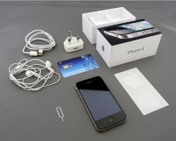 Brand New Original Factory Unlocked Apple iPhone 4 32GB.