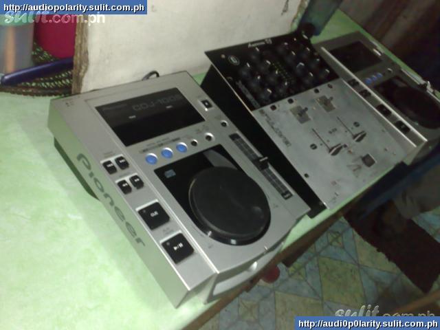 FOR SALE:2 PIONEER CDJ 2000 &amp; 1DJM 800   MIXER-$1,