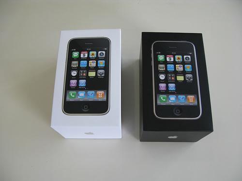 Apple iPhone 3G S (Speed) Quadband 3G HSDPA GPS Unlocked Phone (SIM Free) US$ 200.00.