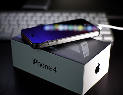 Brand New Apple iPhone 4G 32gb,HTC Desire 3G,HTC HD2,Xperia X10,Blackb