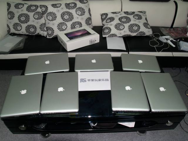 BRAND NEW MAC BOOKS FOR SALE IN BOX.