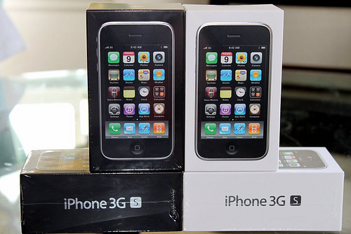 Apple iphone 3G S 32GB ... Nokia N97 32GB ...Blackberry Bold 9000