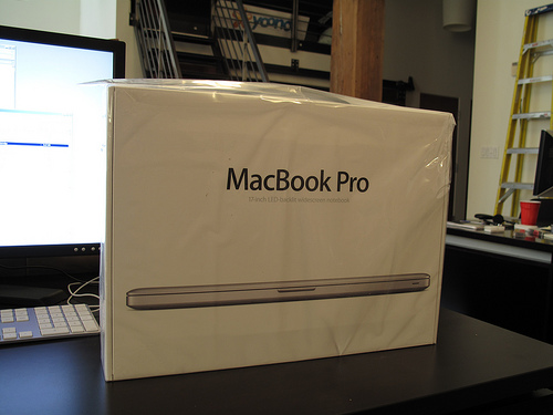 Apple MacBook Pro - Core i5 2.53 GHz - 15.4? - 4 GB Ram - 500 GB HDD