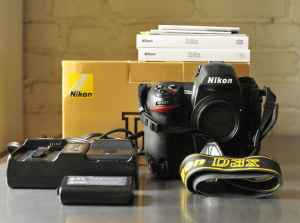 FOR SALE:NIKON D3X 24.5MP/NIKON D300S 12.1MP DSLR CAMERA