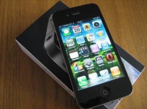 New and unlocked Apple iPhone 4 , 32GB ( white and black ) Available