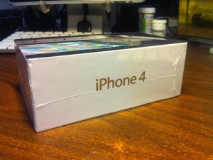  Original : Apple iPhone 4G 32GB ( Black &amp; White ) $ 300 Usd